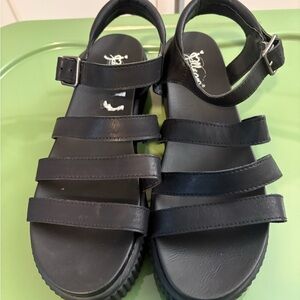 Black Women’s Sandals